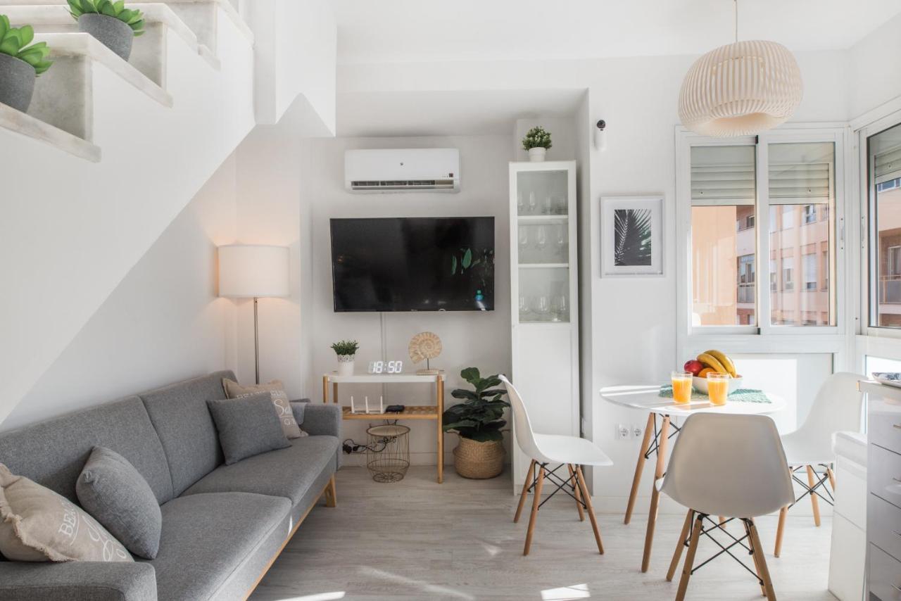 Apartmán Elegant Duplex P/3 In Malaga With Terrace And Wifi Exteriér fotografie